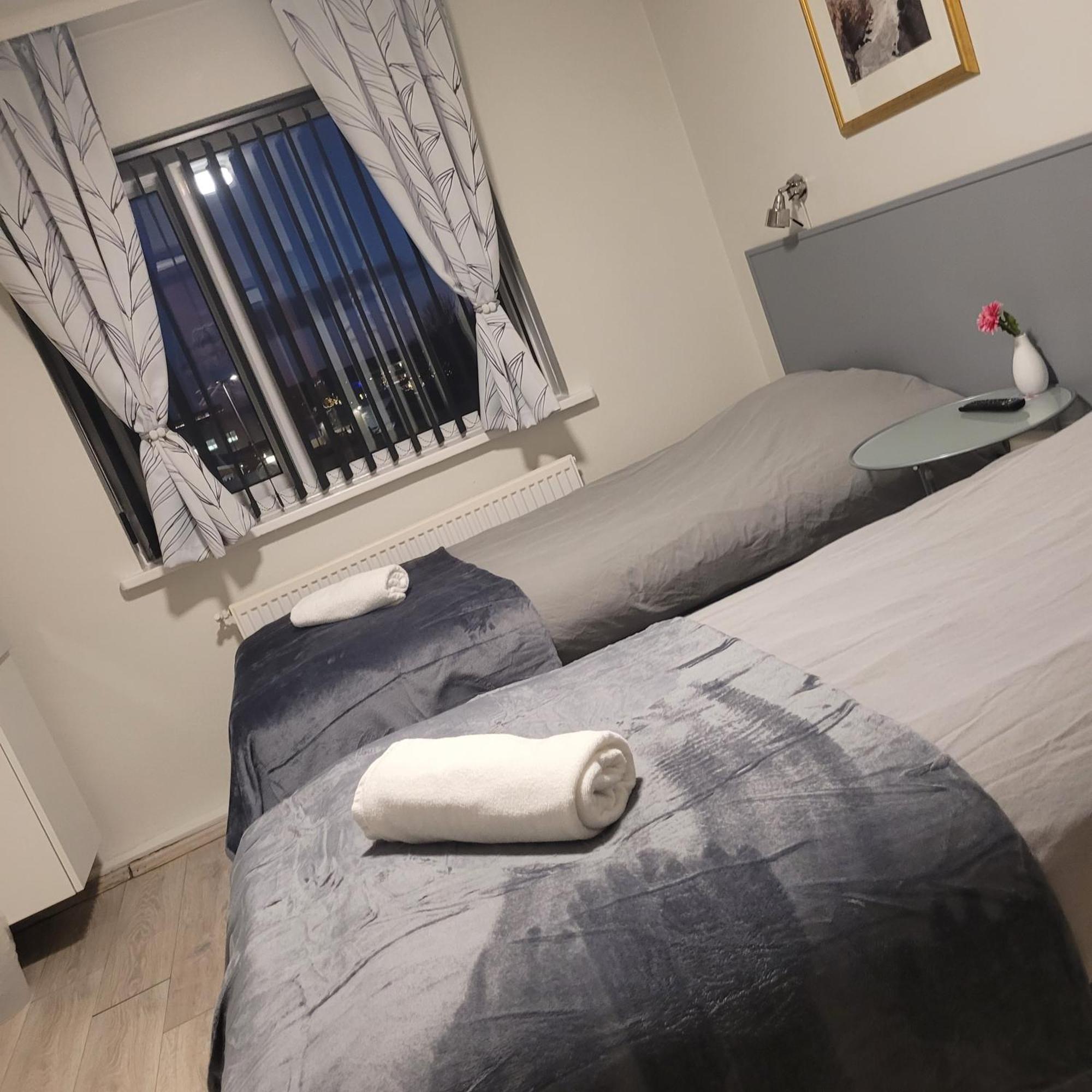 B&B Guesthouse - Bed And Breakfast Keflavik Centre Extérieur photo
