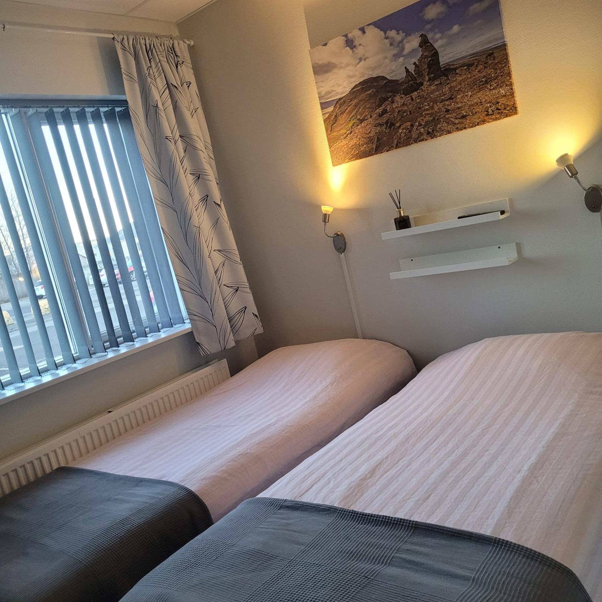 B&B Guesthouse - Bed And Breakfast Keflavik Centre Extérieur photo