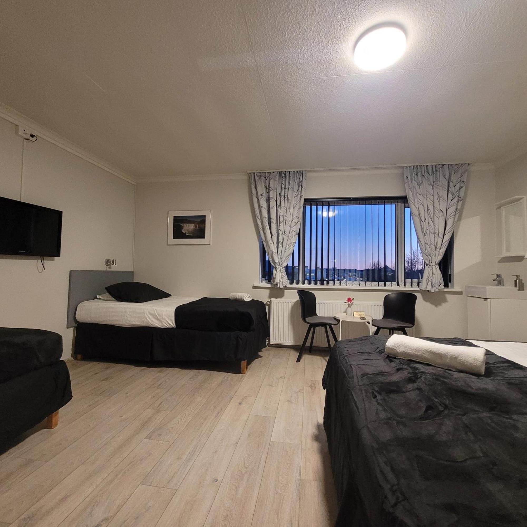 B&B Guesthouse - Bed And Breakfast Keflavik Centre Extérieur photo